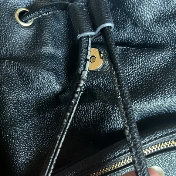 🔥Faux Leather Backpack - Picture 3 of 5